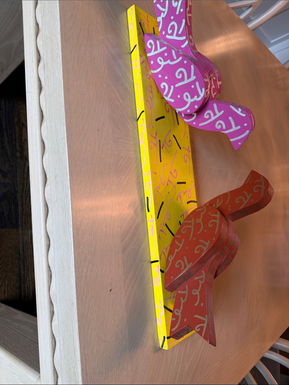 Hand-Painted signed Romero Britto wooden sculpture “Doves” - Picture 8 of 16